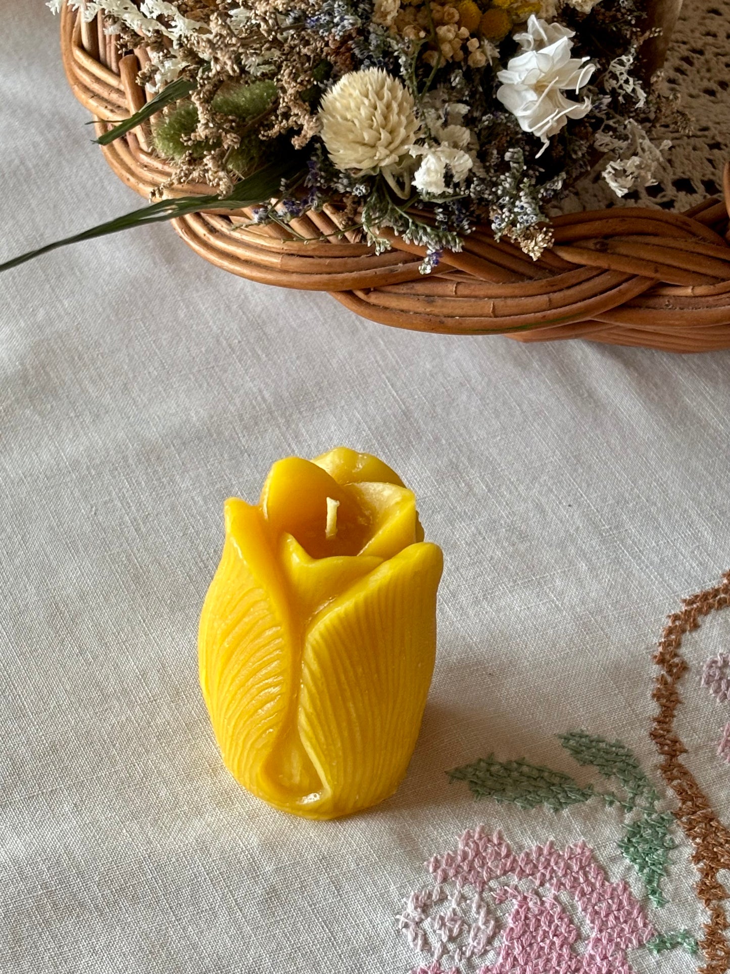Tulip Beeswax Candle